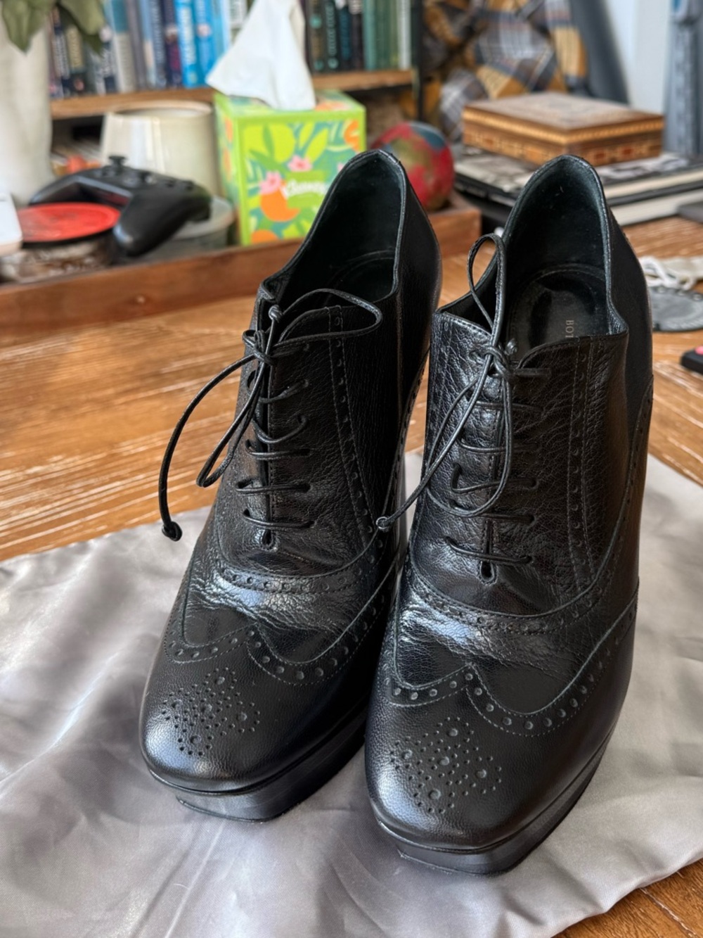 Bottega Veneta Black Leather Lace-Up Wingtip Heels